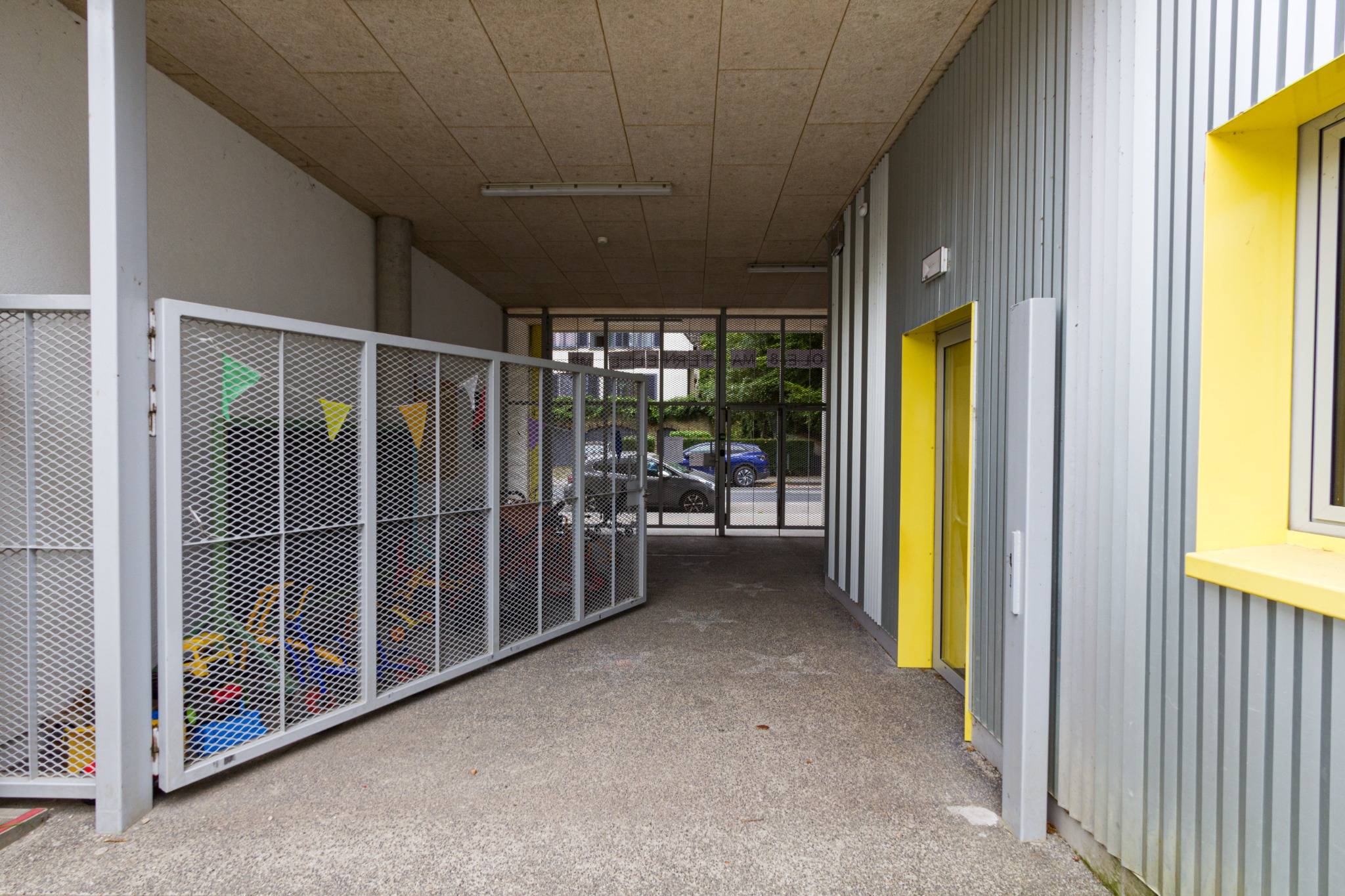 revêtement extérieur béton désactivé chantier ixelles