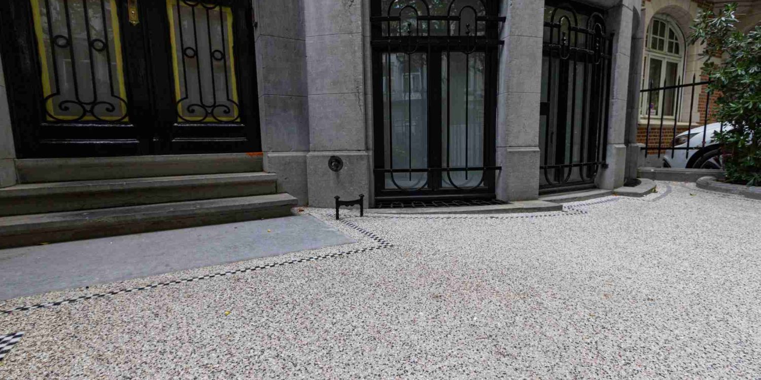 Revêtement de sol en granito pour entrée d’immeuble résidentiel